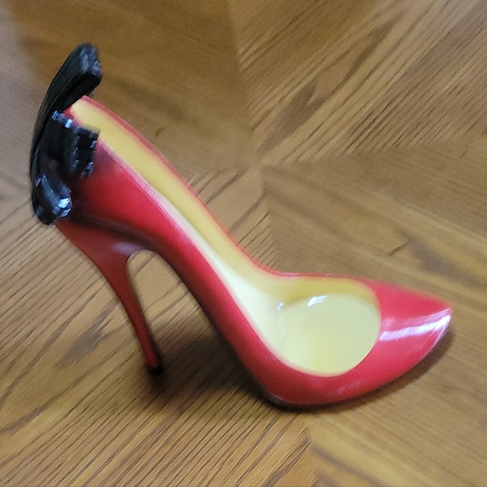 Red stiletto wine bottle holder